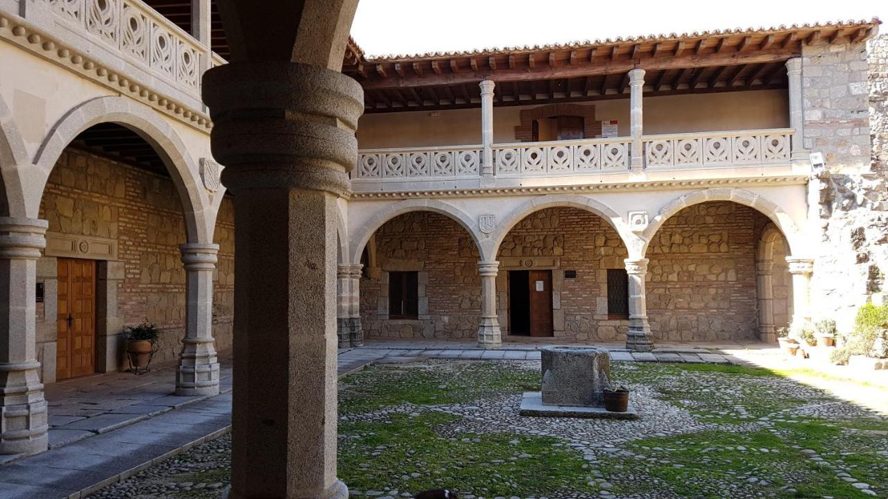 Casa del Castillo by Naturadrada La Adrada Exterior foto